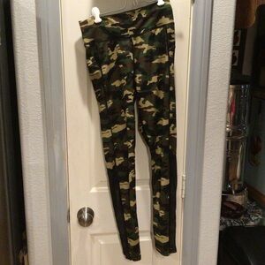 Camo Print Leggings - Olive Green & Black